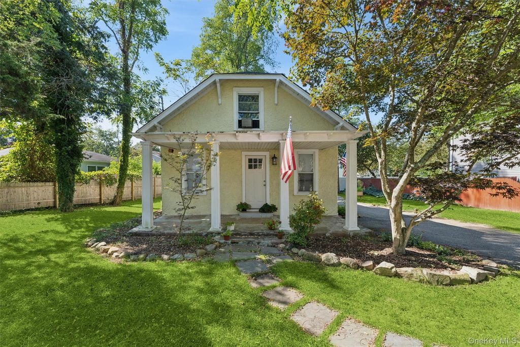 Photo of 242 Bayview Drive, Mastic Beach, NY 11951 (MLS # 921910)