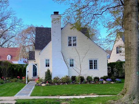 1114 Washington Avenue Pelham NY 10803