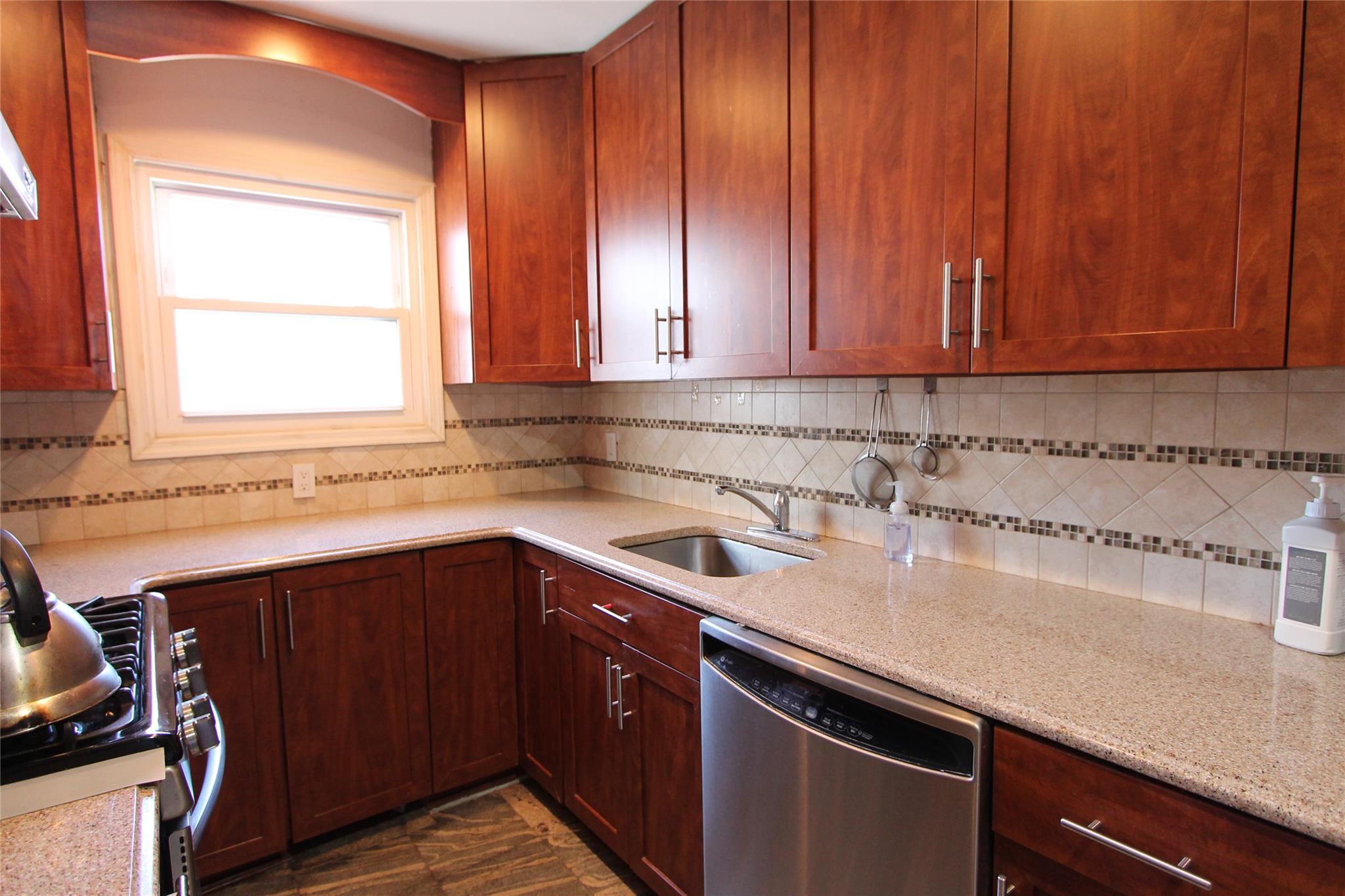 62-20 79th Street, Middle Village, New York image 8