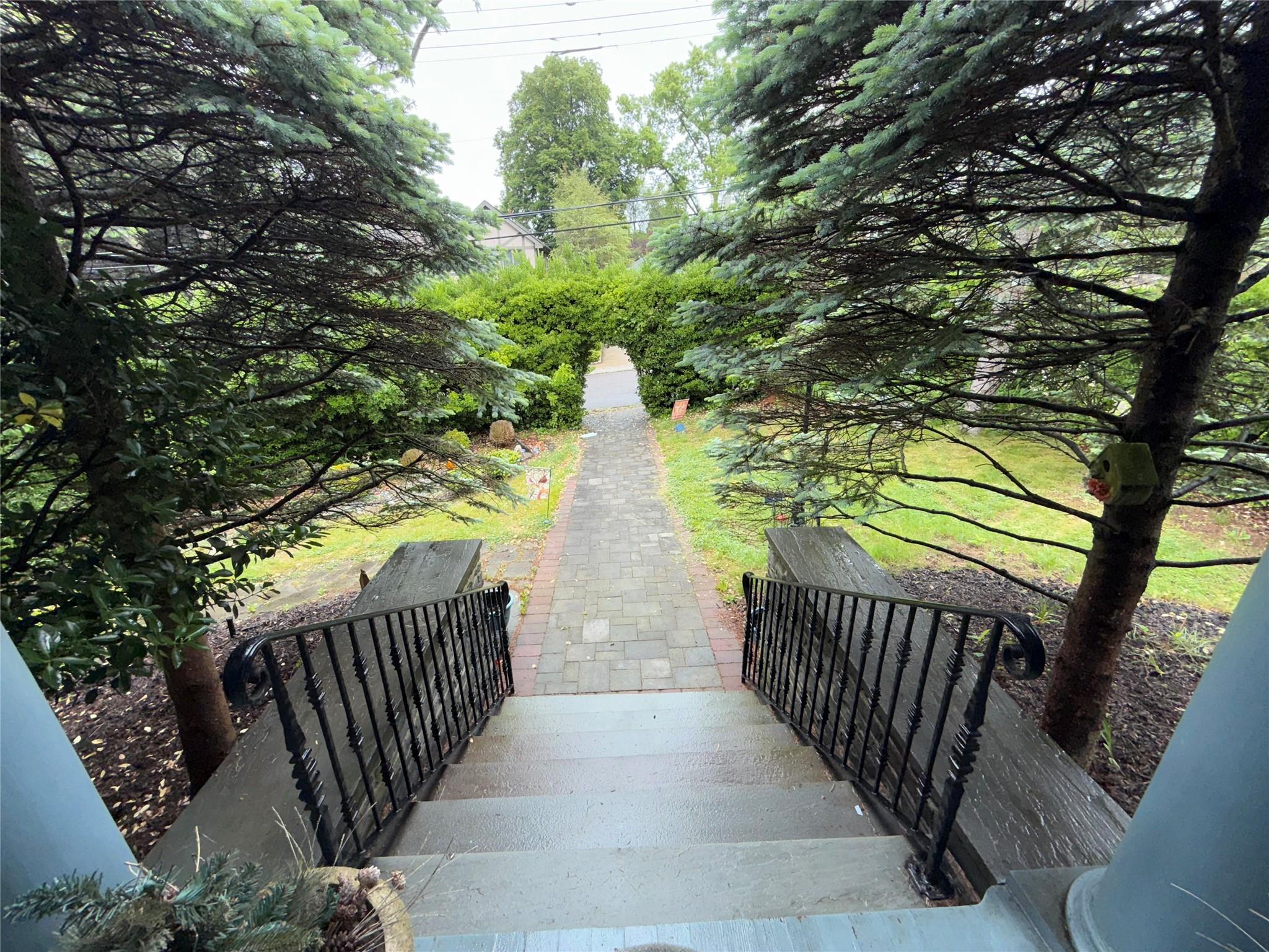 20 Ridge Road, Douglaston, New York image 6