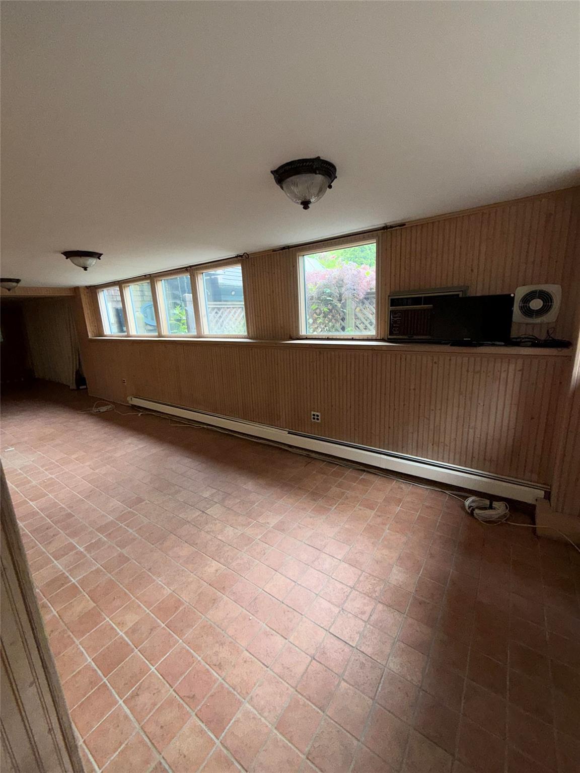 20 Ridge Road, Douglaston, New York image 32