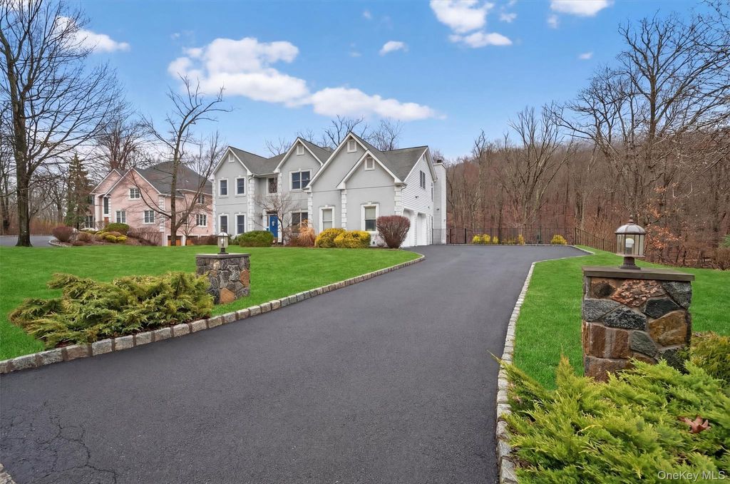 Photo of 43 Greenwich Avenue, Central Valley, NY 10917 (MLS # 957281)