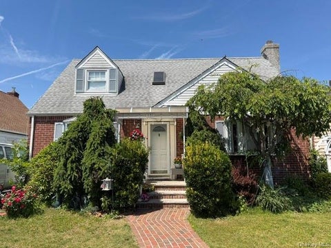 Homes For Sale - 231 Dorchester Road<br/> Nassau County, Garden City, NY 11530