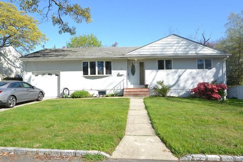 Homes For Sale - 56 Jerome Street<br/> Lindenhurst, NY 11757