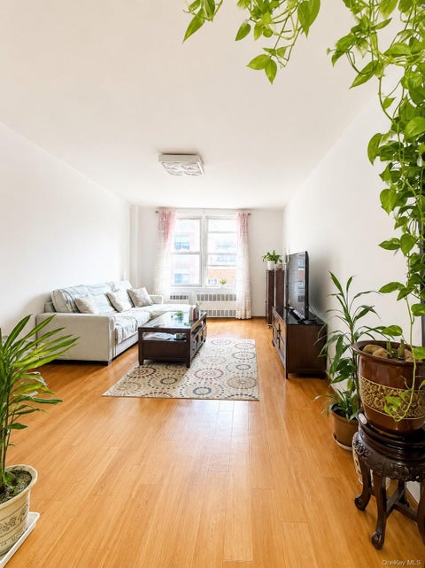 Homes For Sale - 14470 41 Avenue #4<br/> Flushing, NY 11354