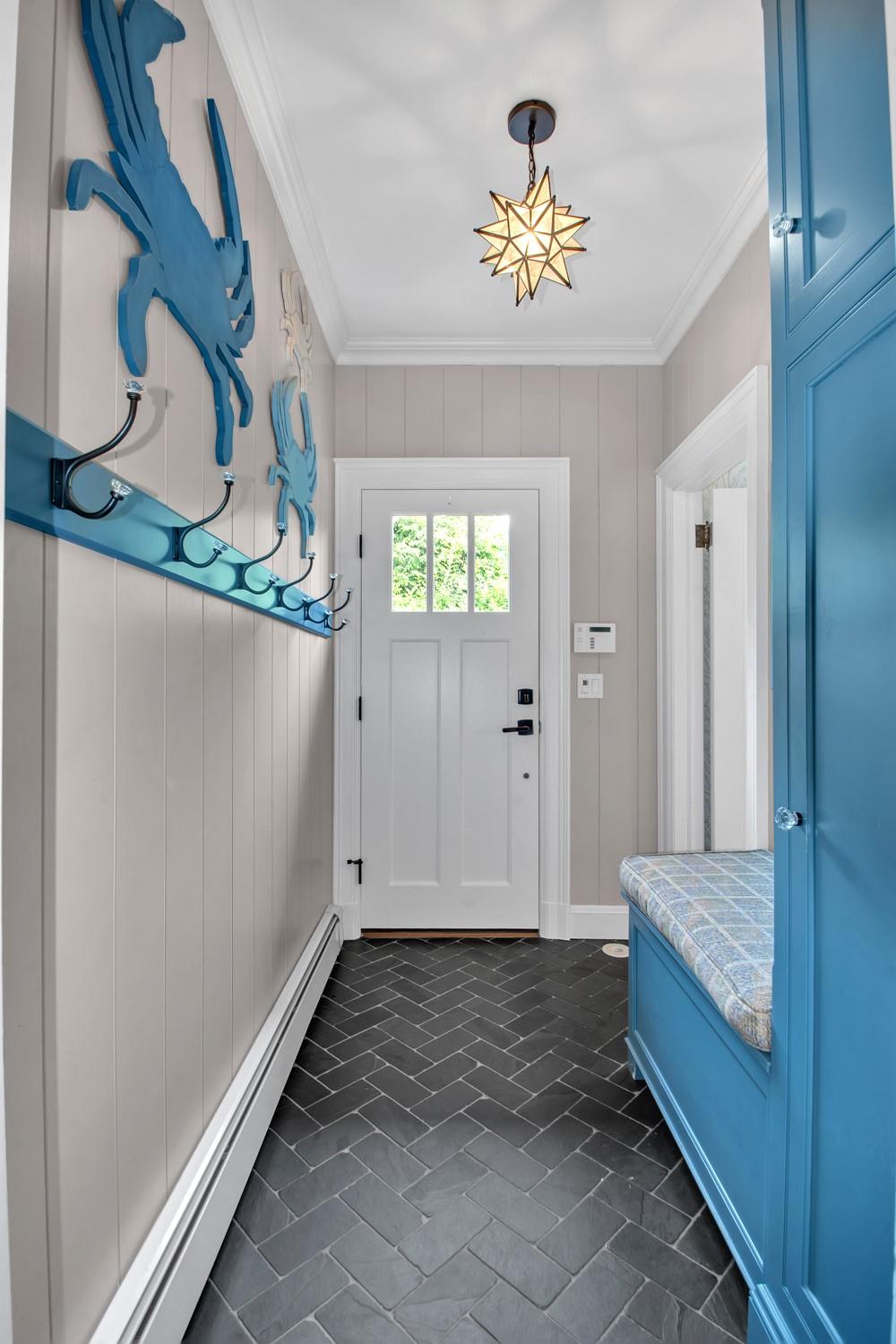 7 Middle Drive, Manhasset, New York image 17