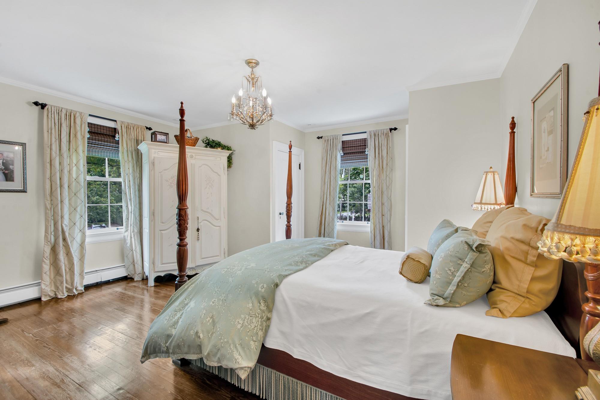 7 Middle Drive, Manhasset, New York image 22