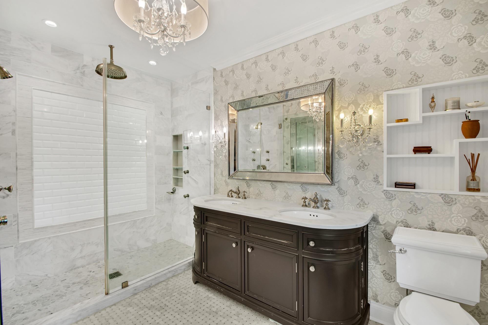 7 Middle Drive, Manhasset, New York image 23