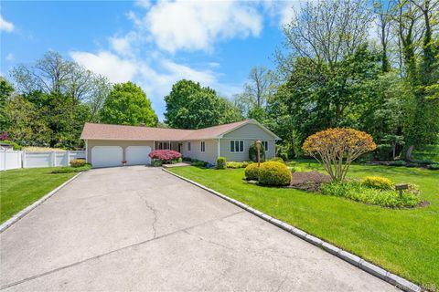 Photo of 33 View Drive, Miller Place, NY 11764 (MLS # 1000983)