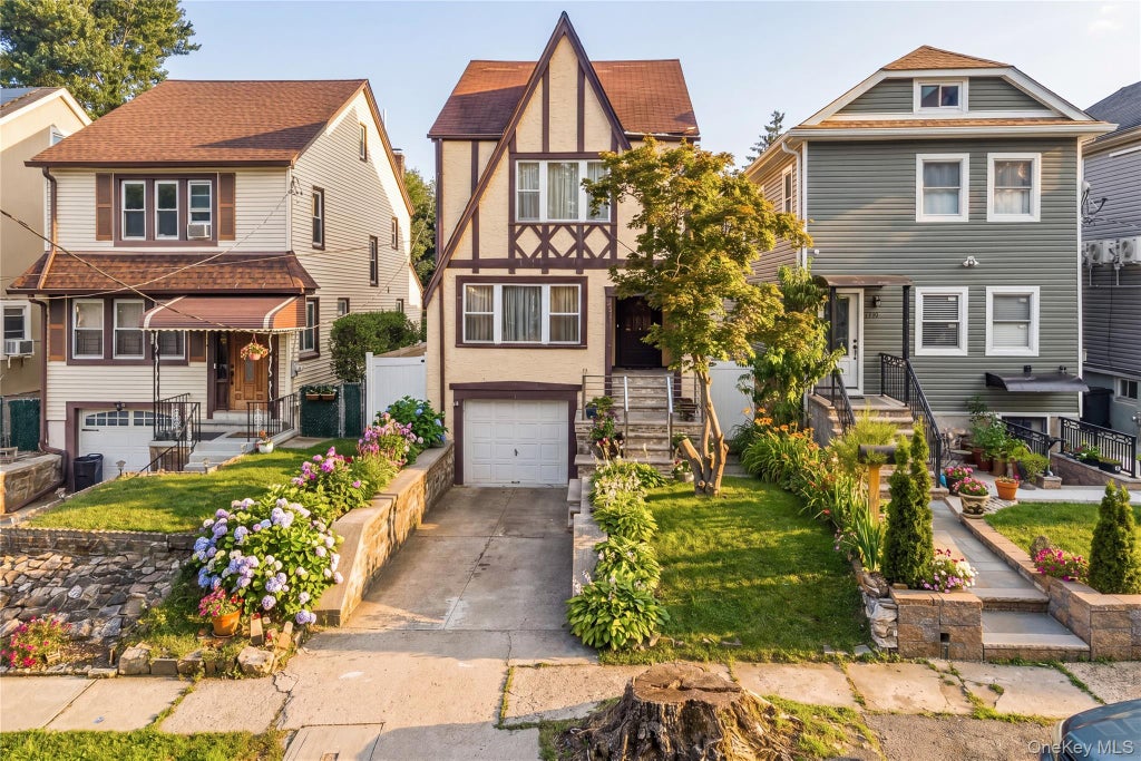 Photo of 432 Bedford Avenue, Mount Vernon, NY 10553 (MLS # 1049085)