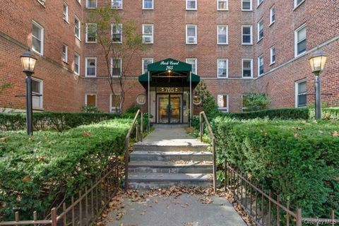 765 Bronx River Road 2i Bronxville NY 10708