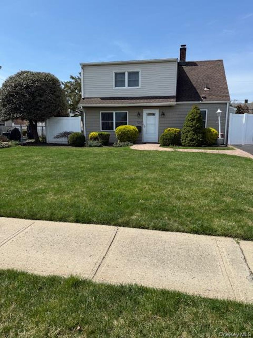 Photo of 124 Saddle Lane, Levittown, NY 11756 (MLS # 986837)
