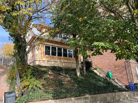 150-67 87 Avenue Briarwood NY 11432