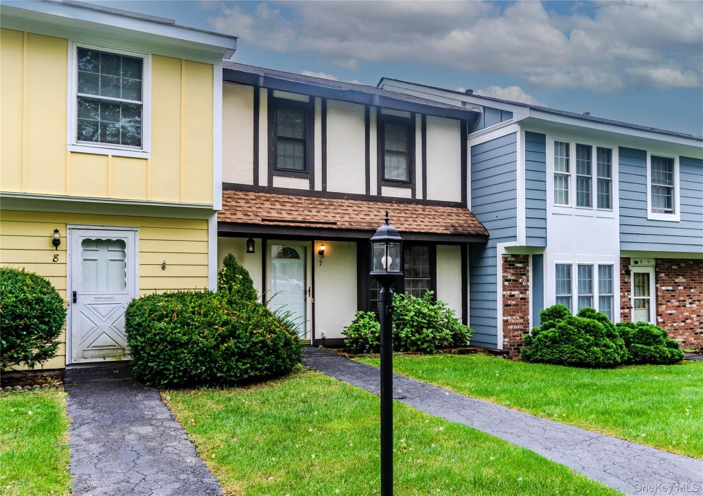 Photo of 7 Sunny Brook Circle, Highland, NY 12528 (MLS # 1056318)