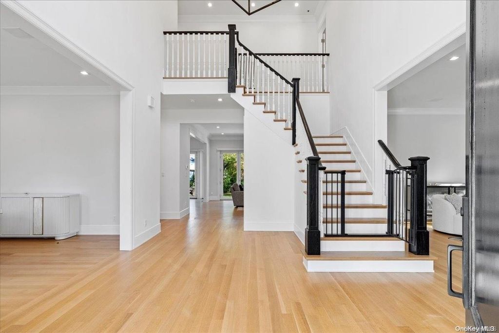 Photo of 79 Farmview Road, Port Washington, NY 11050 (MLS # L3592441)