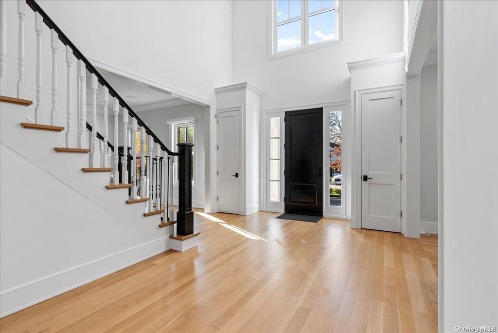 Photo of 79 Farmview Road, Port Washington, NY 11050 (MLS # L3592441)