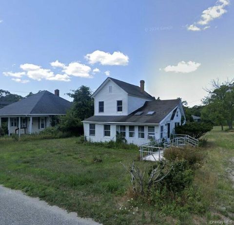 Homes For Sale - 84 Chapel Avenue<br/> East Patchogue, NY 11772