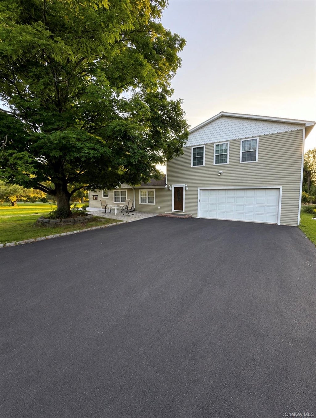Photo of 8 Acorn Drive, Montgomery, NY 12586 (MLS # 1053066)