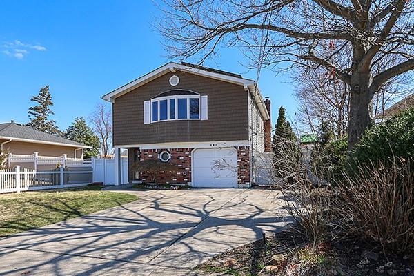 187 E 5th Street, Deer Park, New York image 1
