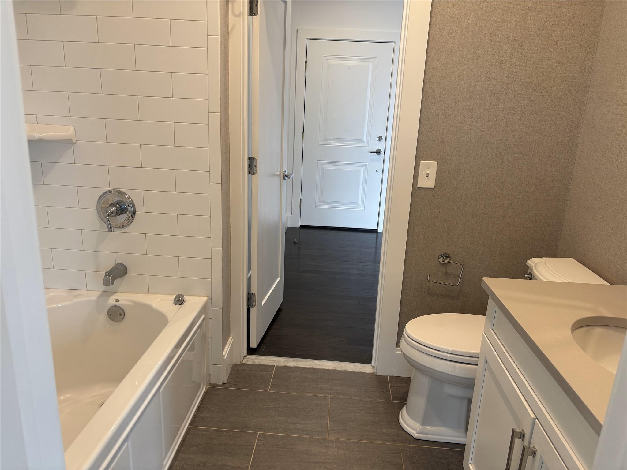 213 Marina Pointe Drive #213, East Rockaway, New York image 6