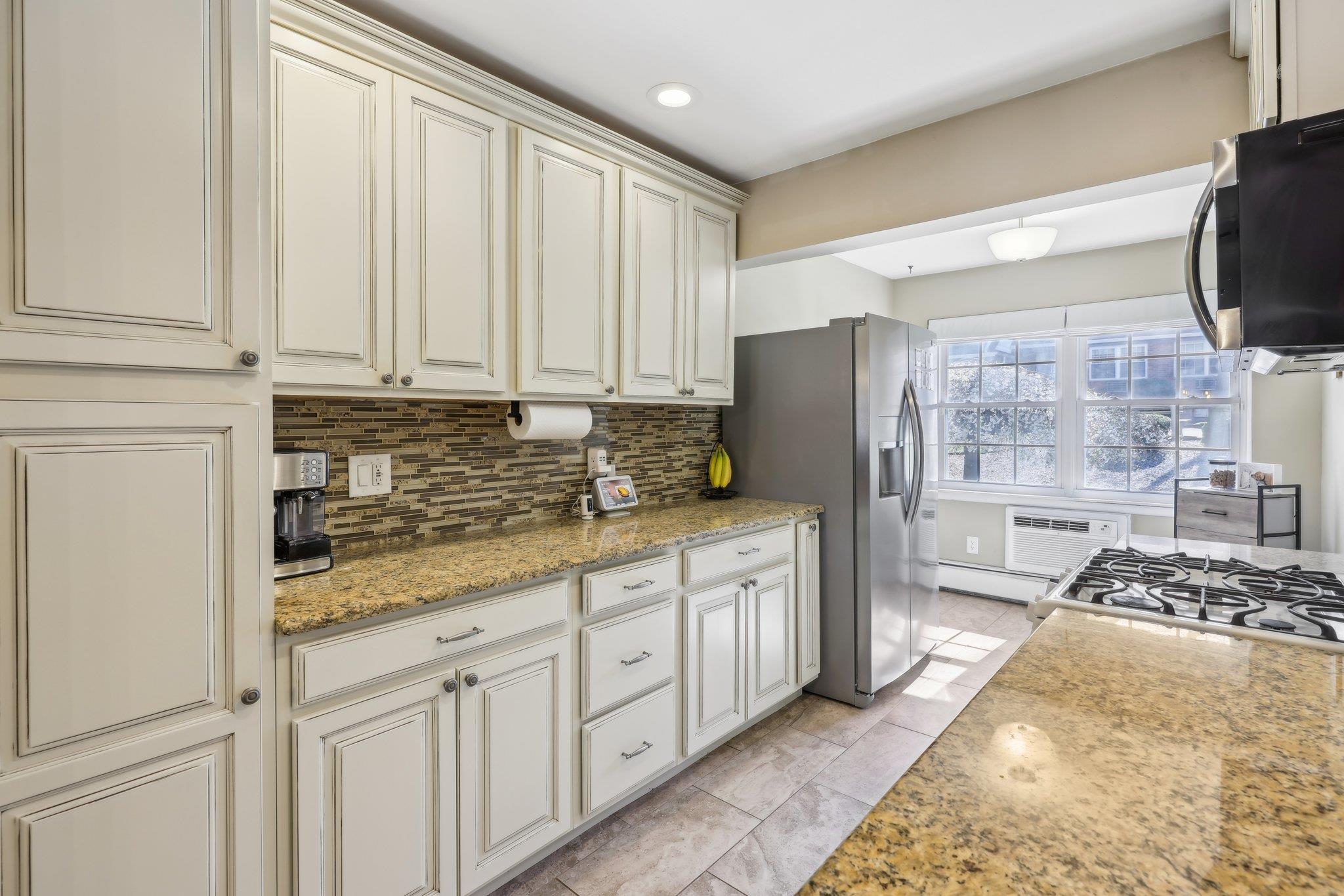 189 Doxbury Lane, Suffern, New York image 13