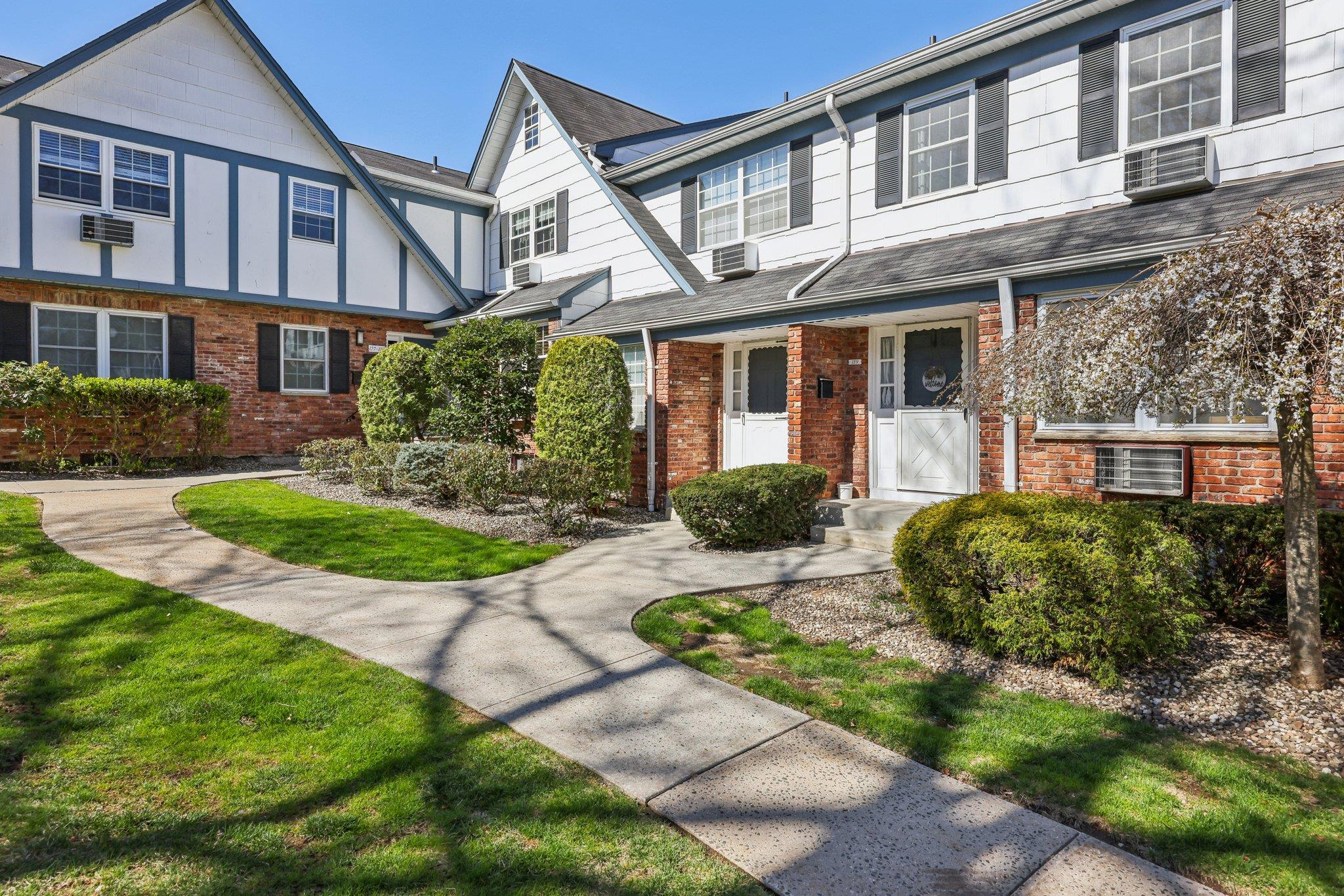 189 Doxbury Lane, Suffern, New York image 3