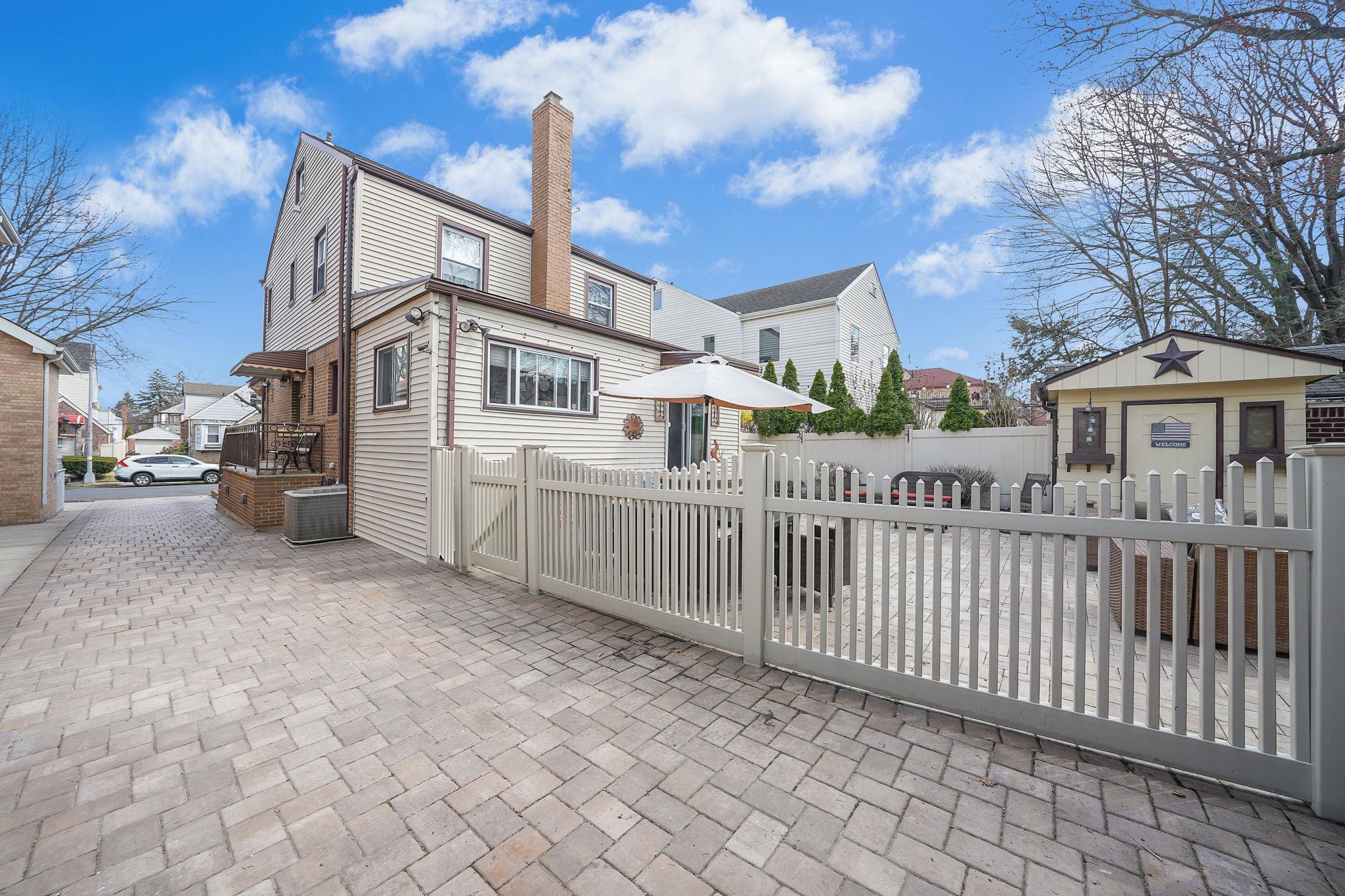 69-60 E 181st Street, Fresh Meadows, Florida image 32