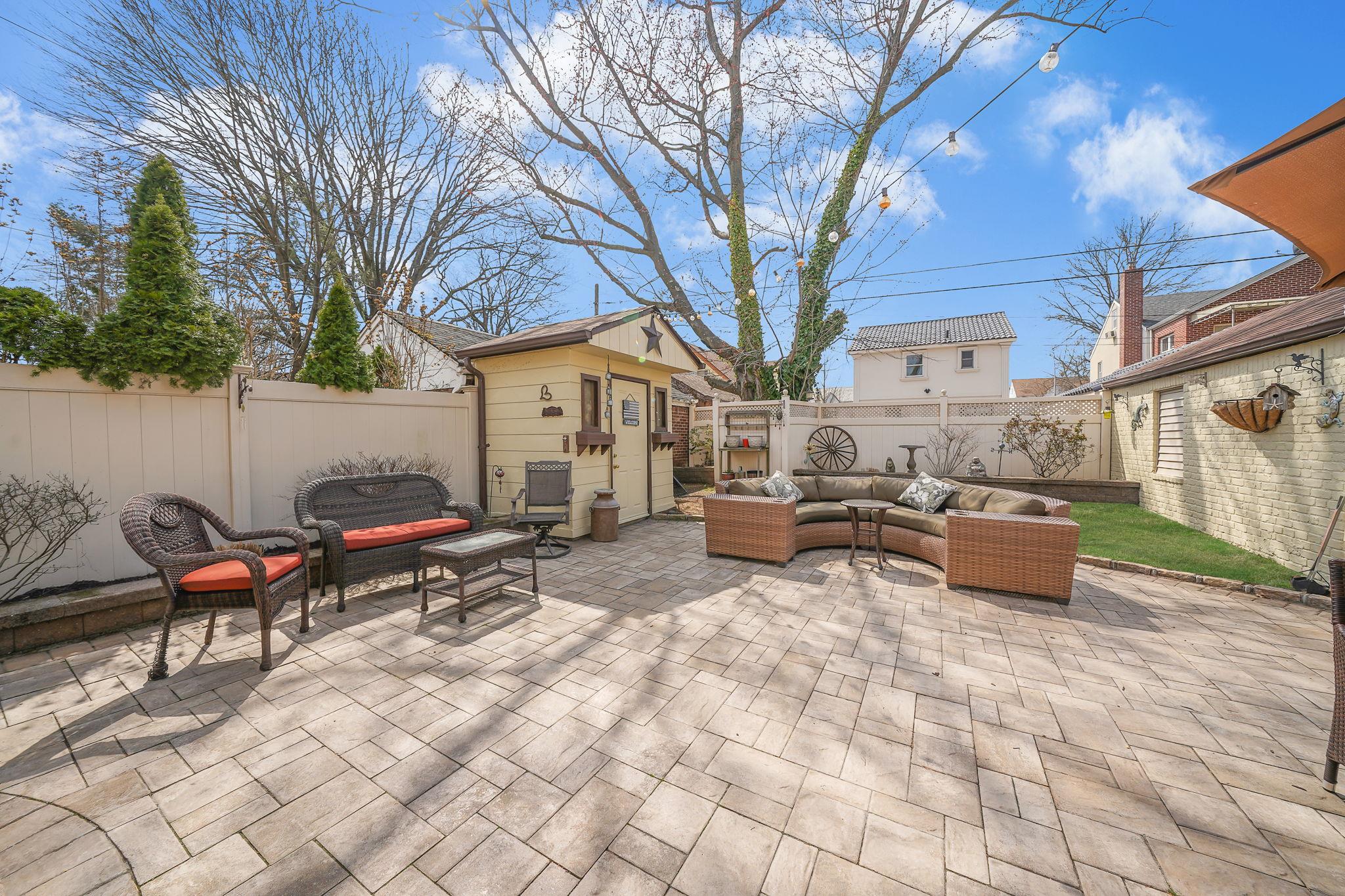 69-60 E 181st Street, Fresh Meadows, Florida image 29