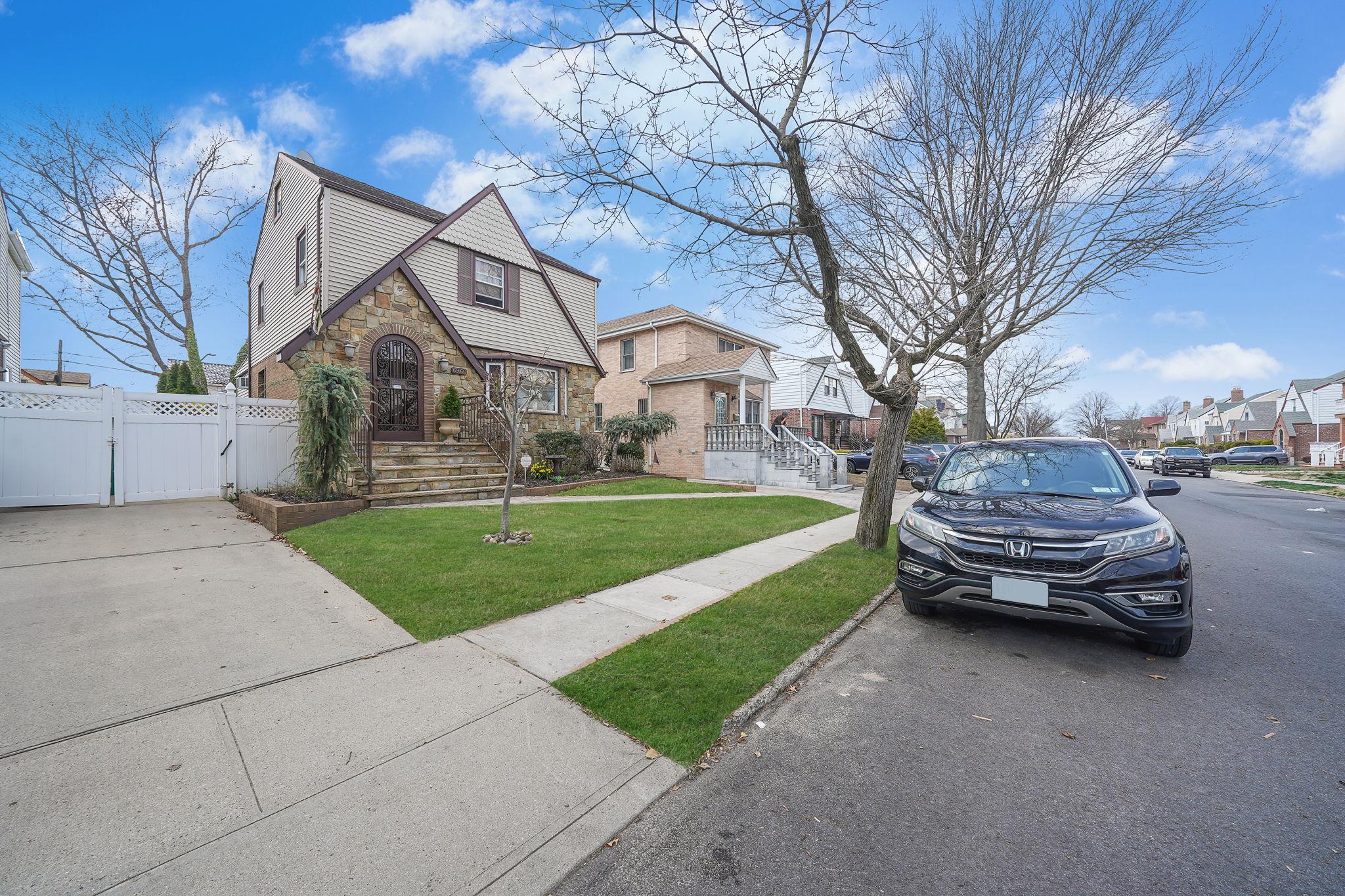 69-60 E 181st Street, Fresh Meadows, Florida image 2