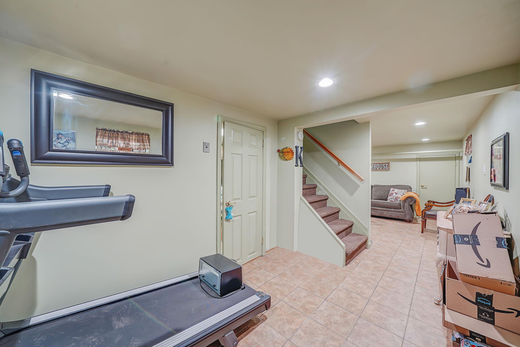 69-60 E 181st Street, Fresh Meadows, Florida image 24