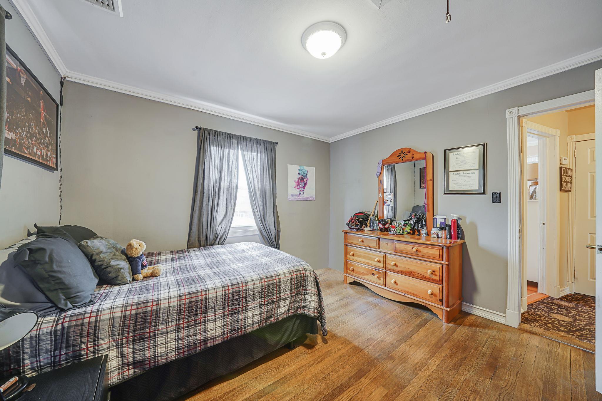 69-60 E 181st Street, Fresh Meadows, Florida image 18