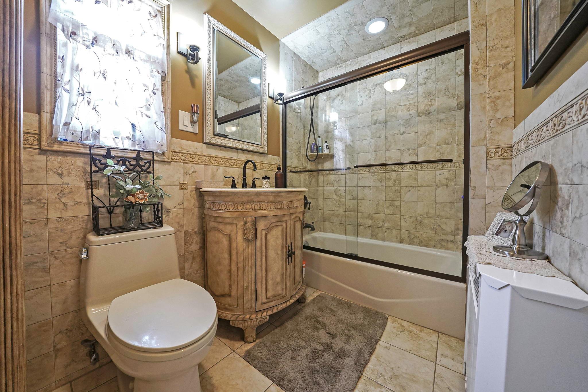 69-60 E 181st Street, Fresh Meadows, Florida image 21