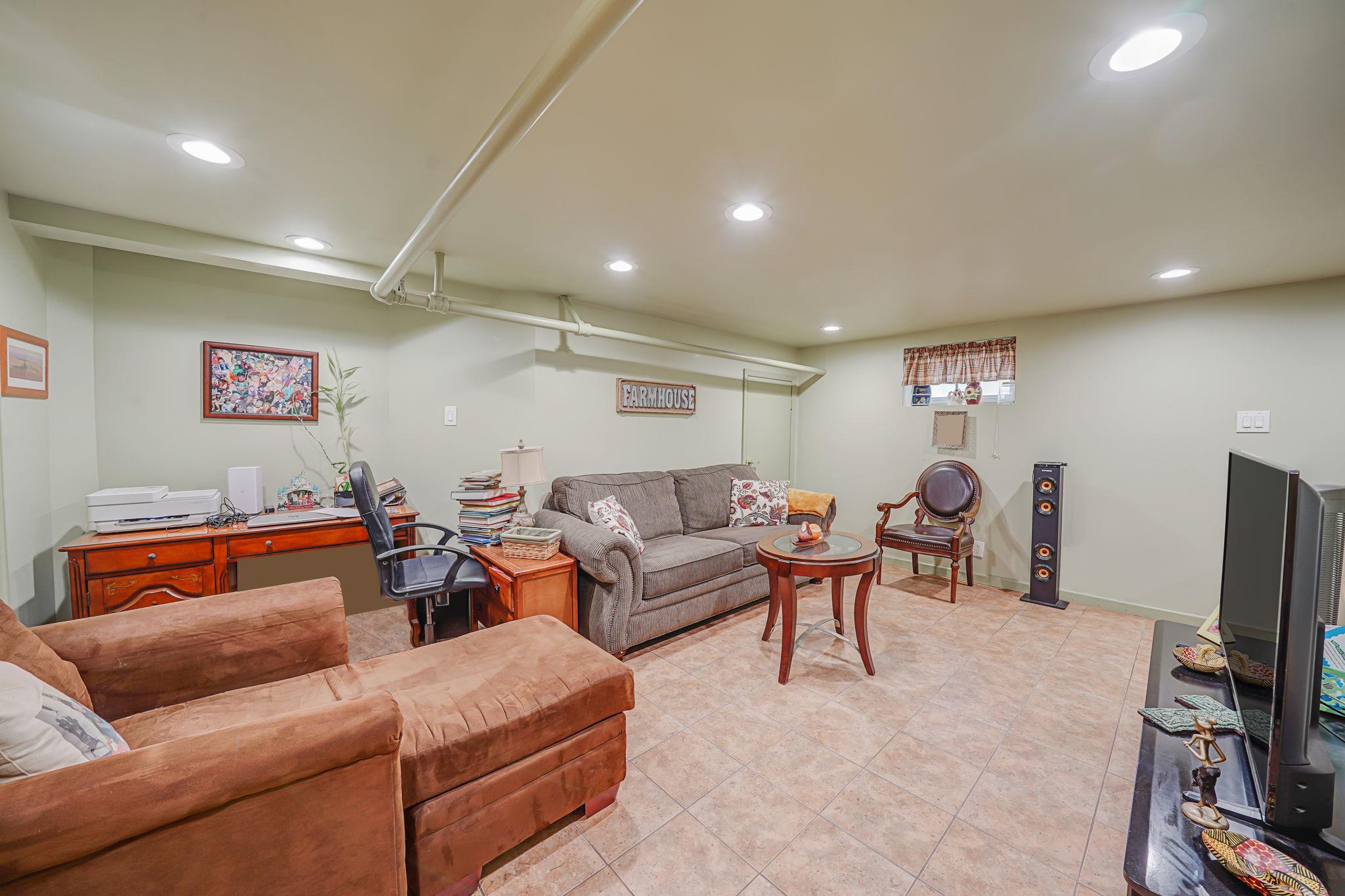 69-60 E 181st Street, Fresh Meadows, Florida image 23
