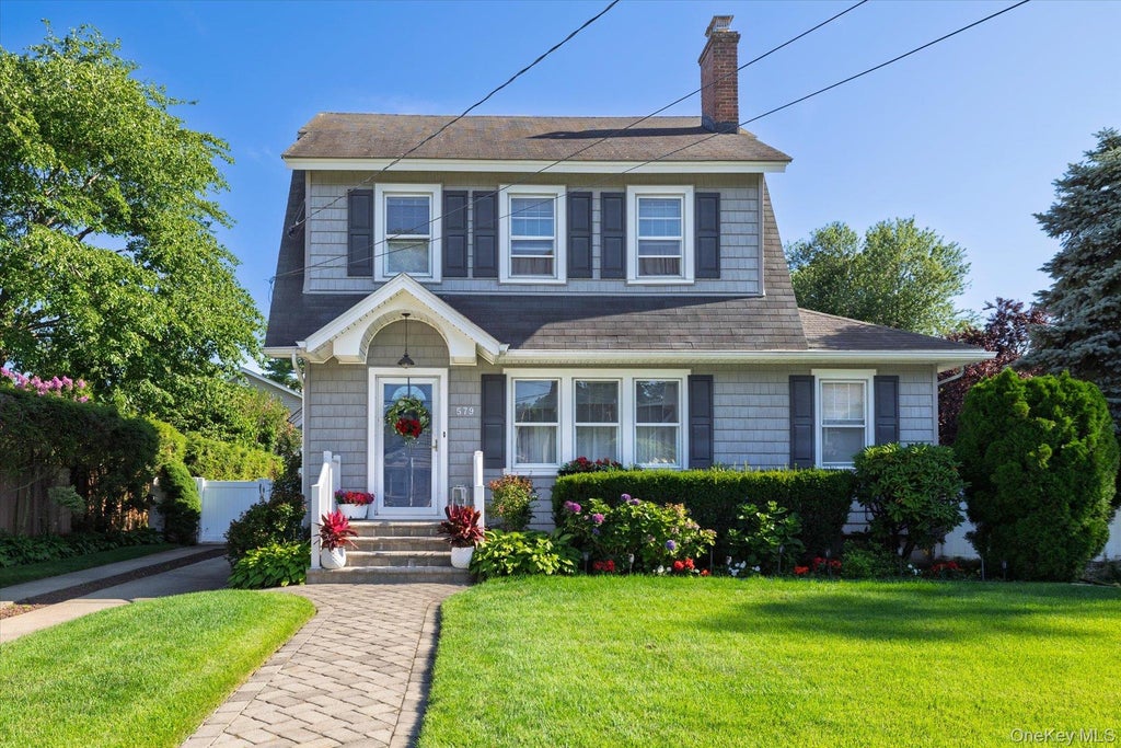 Photo of 579 Dacosta Avenue, Oceanside, NY 11572 (MLS # 1047692)