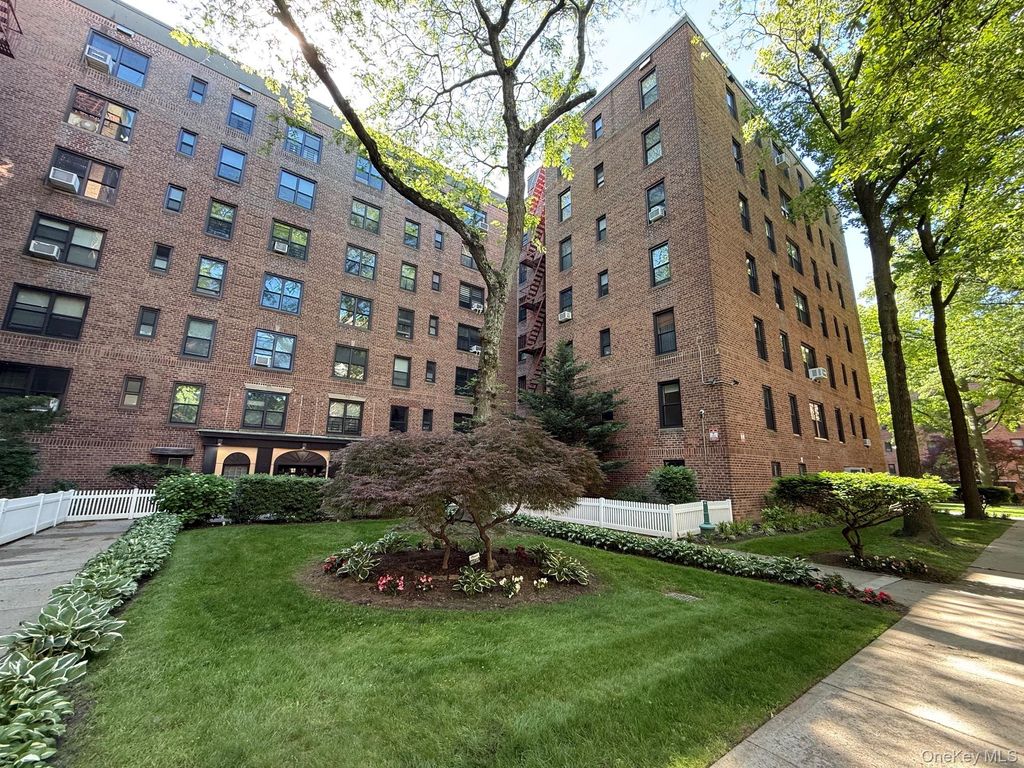 Photo of 83-20 98 Street #2P, Woodhaven, NY 11421 (MLS # 1010257)