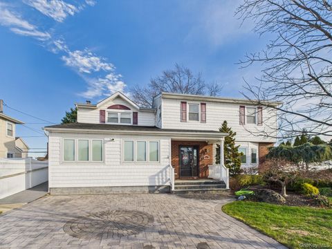 803 Michele Lane Wantagh NY 11793