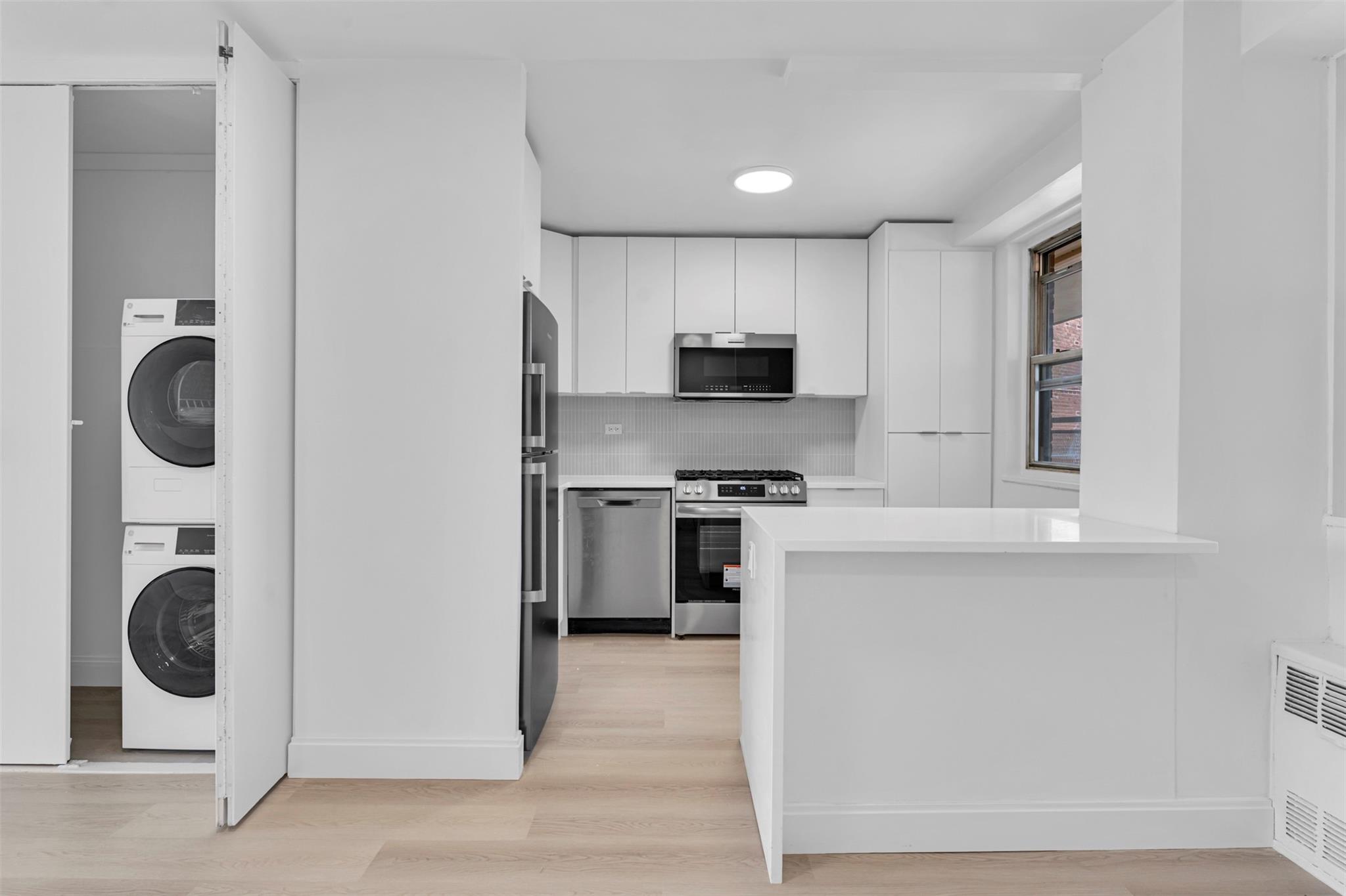 Property for Sale at Arlington Avenue 20K, Bronx, New York - Bedrooms: 1 
Bathrooms: 1 
Rooms: 3  - $395,000