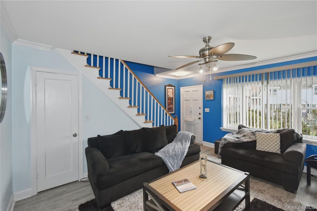 Photo of 737 Tuckahoe Road #23, Yonkers, NY 10710 (MLS # 980562)