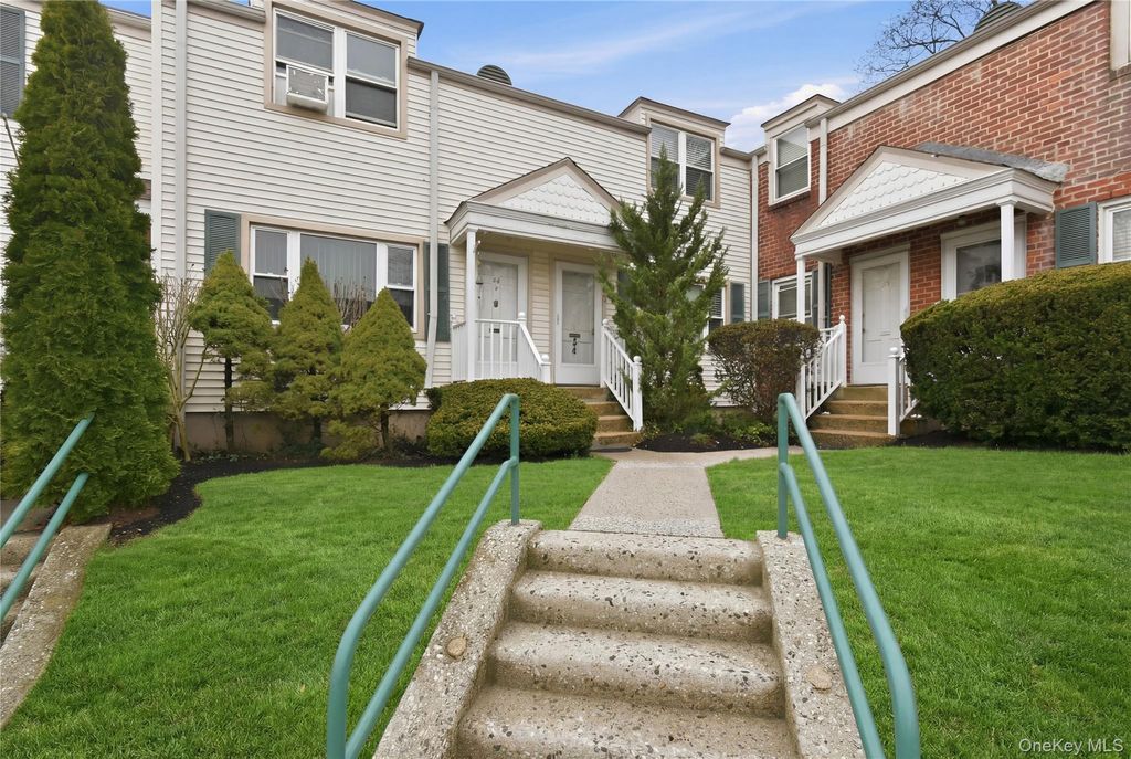 Photo of 737 Tuckahoe Road #23, Yonkers, NY 10710 (MLS # 980562)