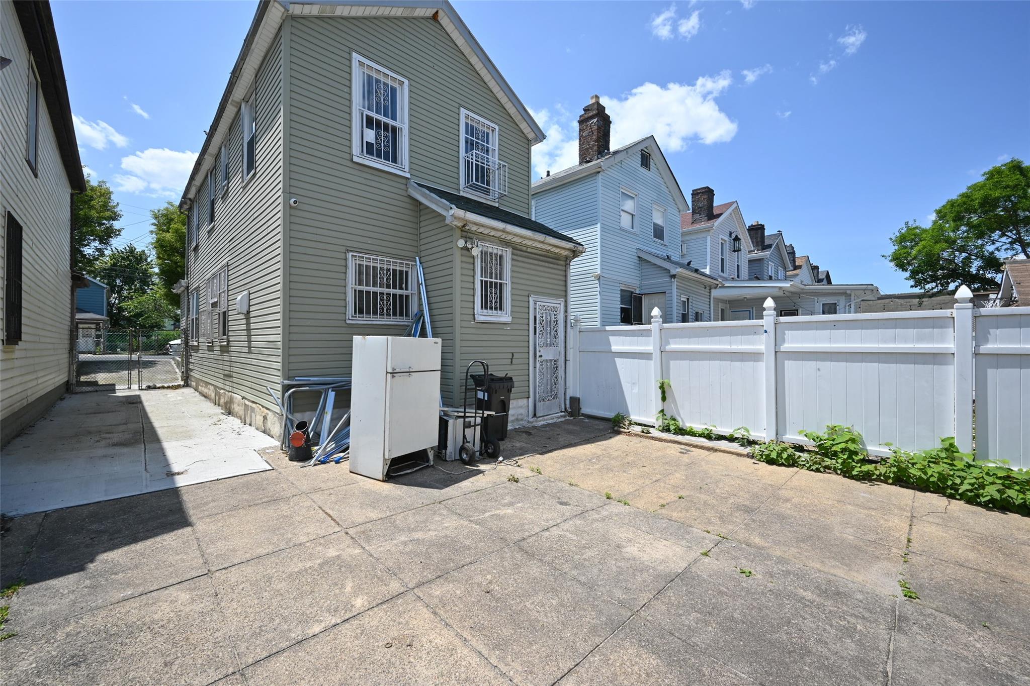 589 Milford Street, Brooklyn, New York image 20
