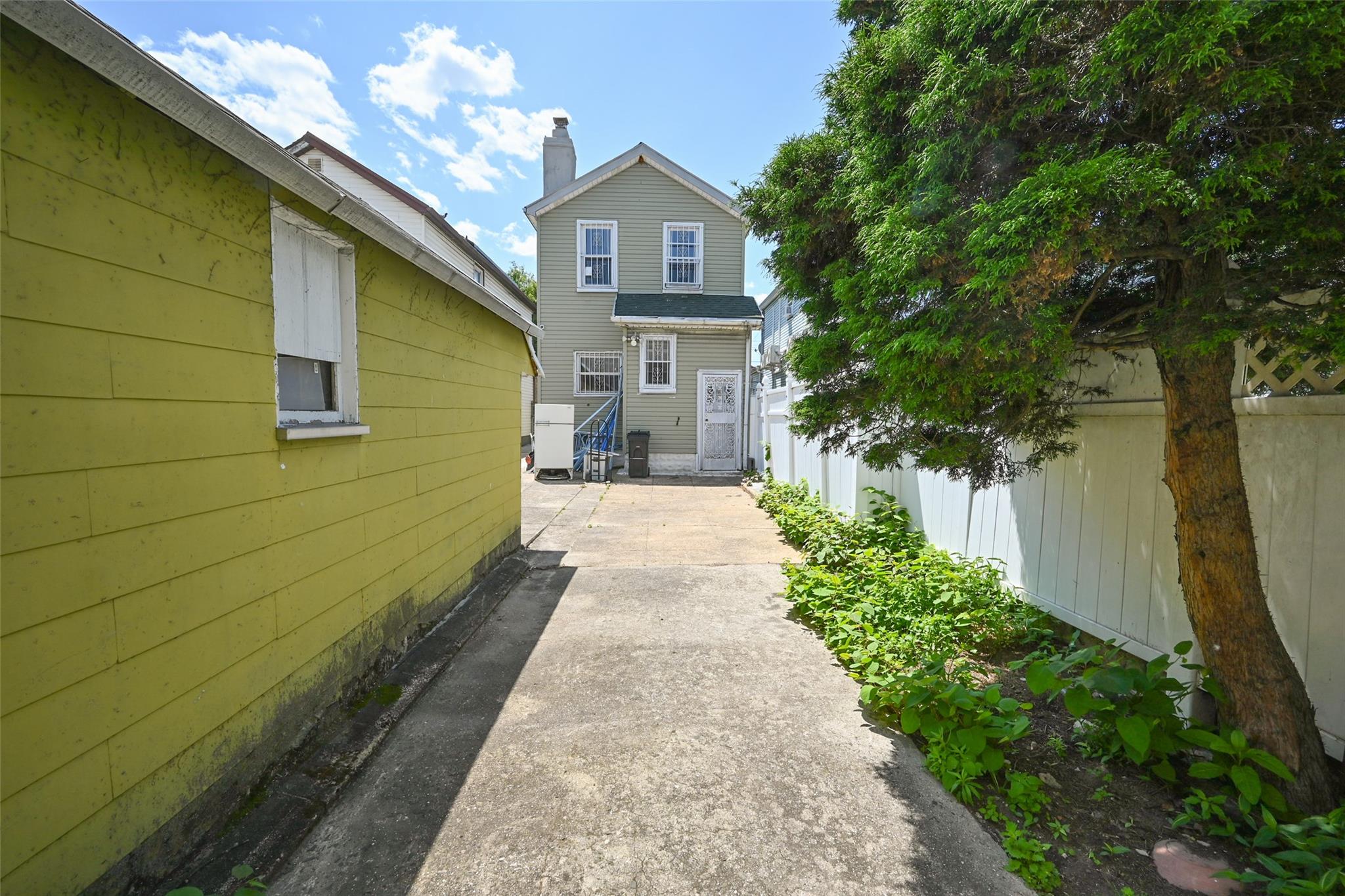 589 Milford Street, Brooklyn, New York image 21