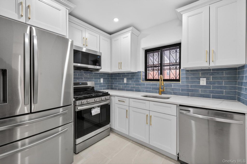 Photo of 186-14 121st Avenue, Saint Albans, NY 11412 (MLS # 965258)