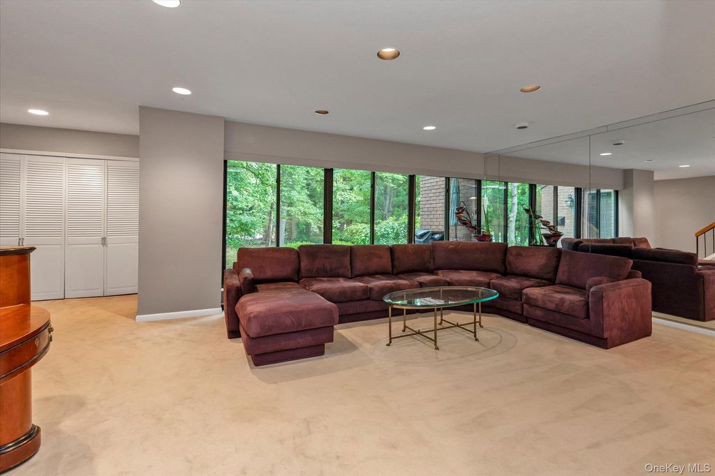 Photo of 41 Spring Hollow, Roslyn, NY 11576 (MLS # 989748)
