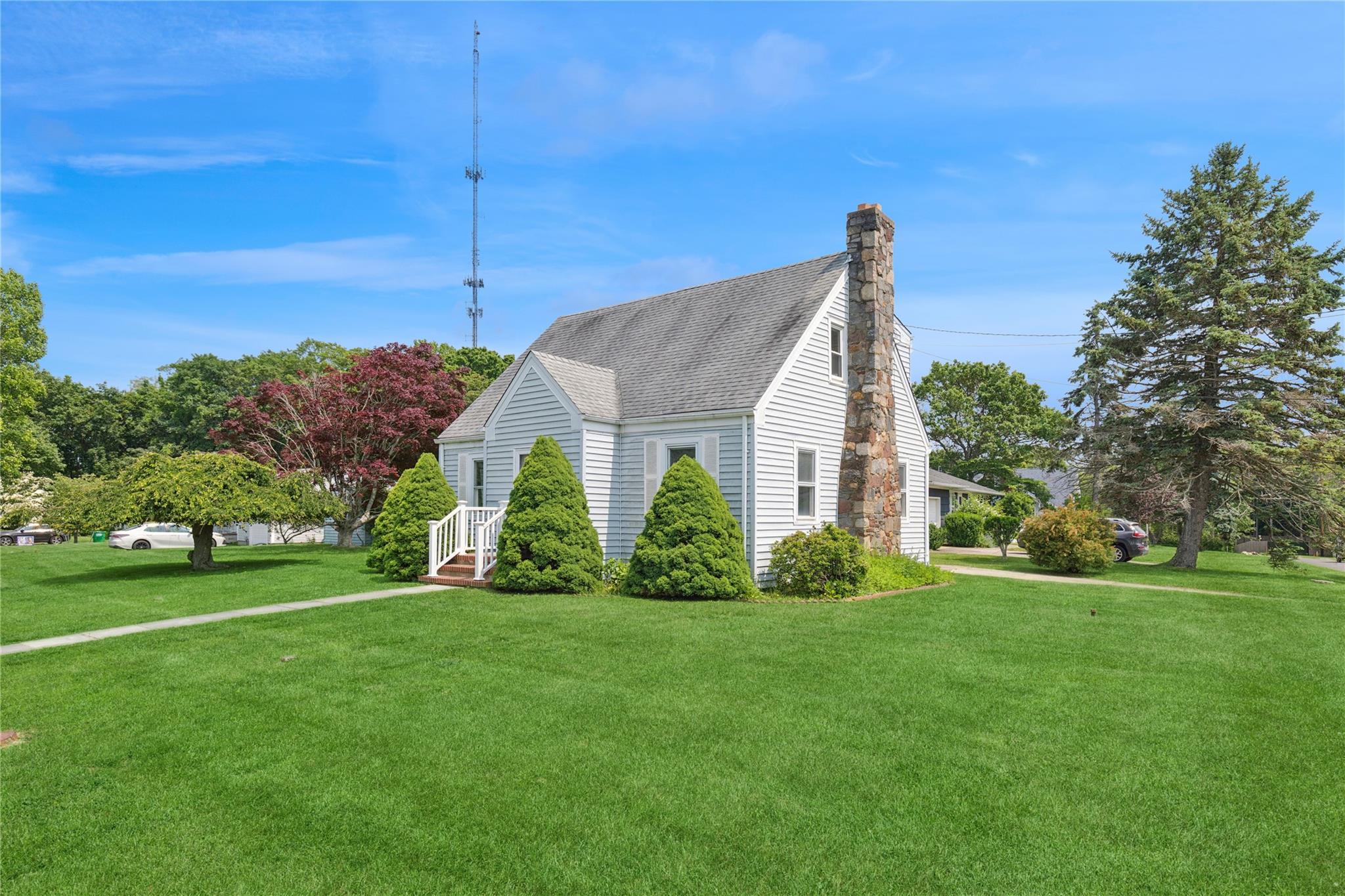 Washington Avenue, Greenport, Hamptons, NY - 2 Bedrooms  
2 Bathrooms - 