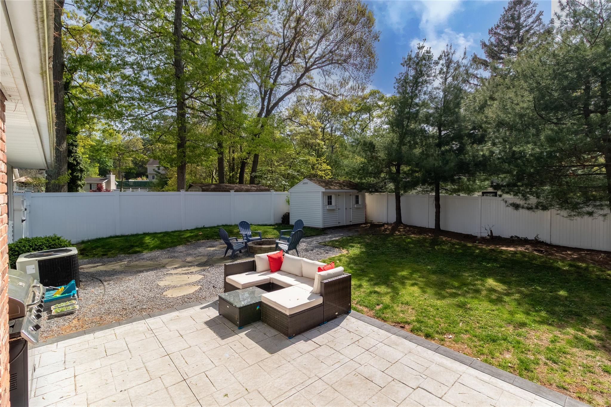 12 Sea Cliff Road, Sound Beach, New York image 24