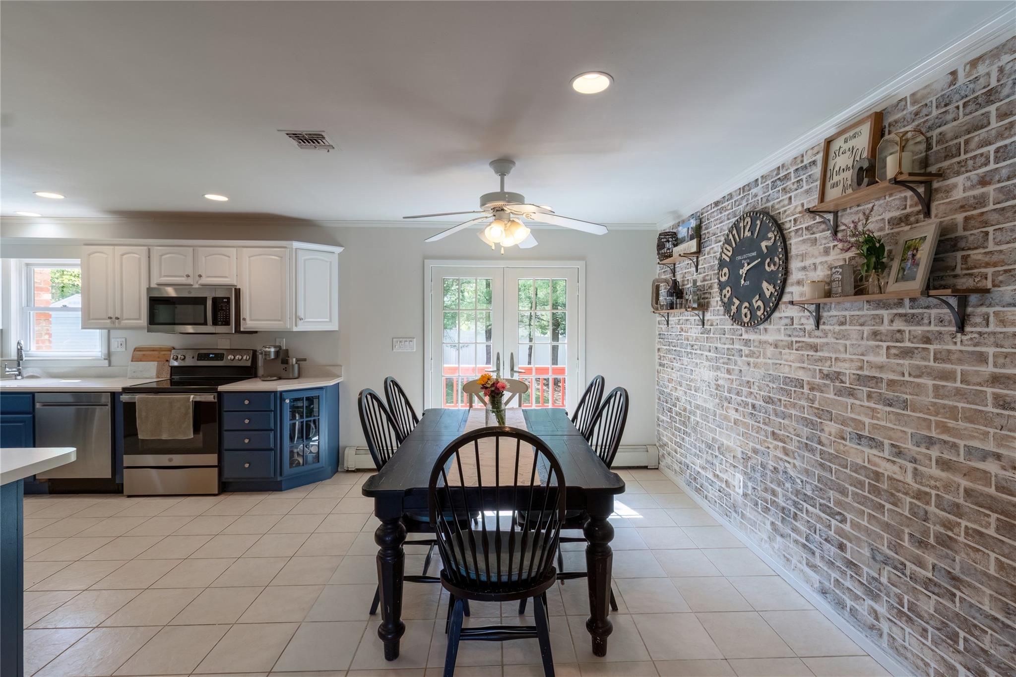 12 Sea Cliff Road, Sound Beach, New York image 8