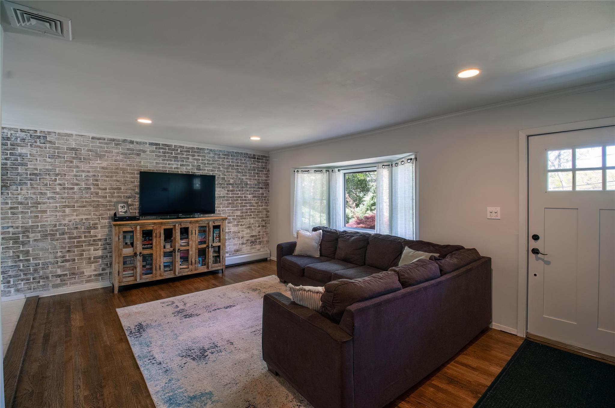 12 Sea Cliff Road, Sound Beach, New York image 10