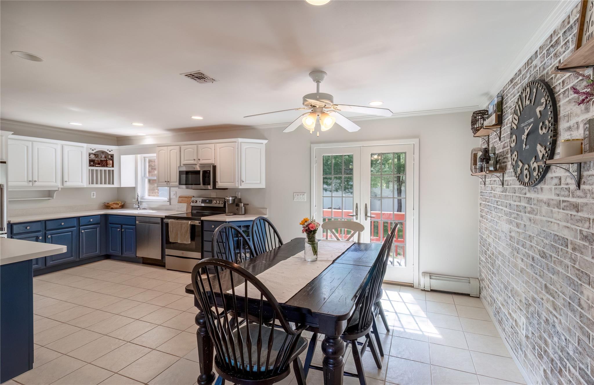 12 Sea Cliff Road, Sound Beach, New York image 7