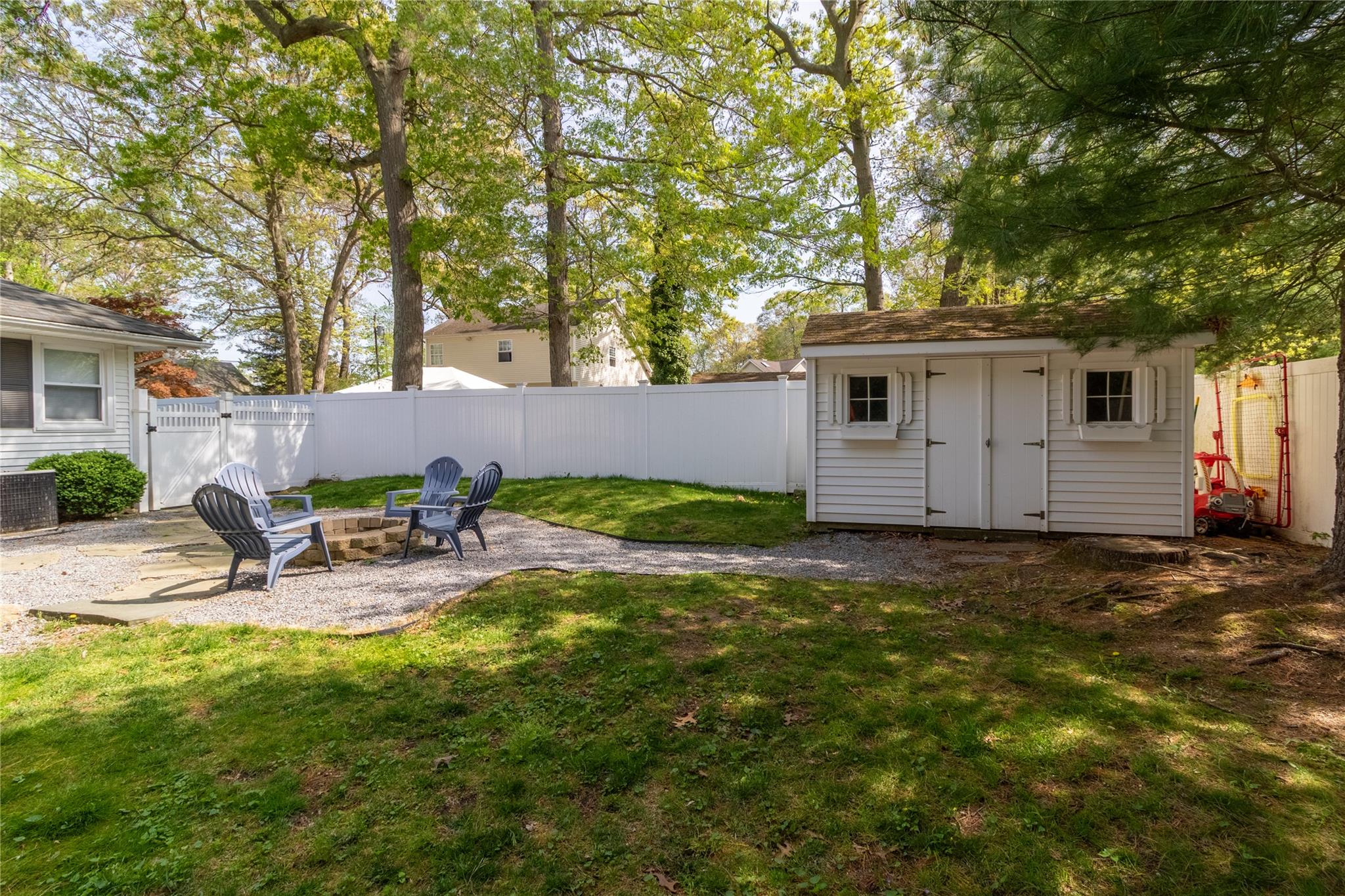 12 Sea Cliff Road, Sound Beach, New York image 25