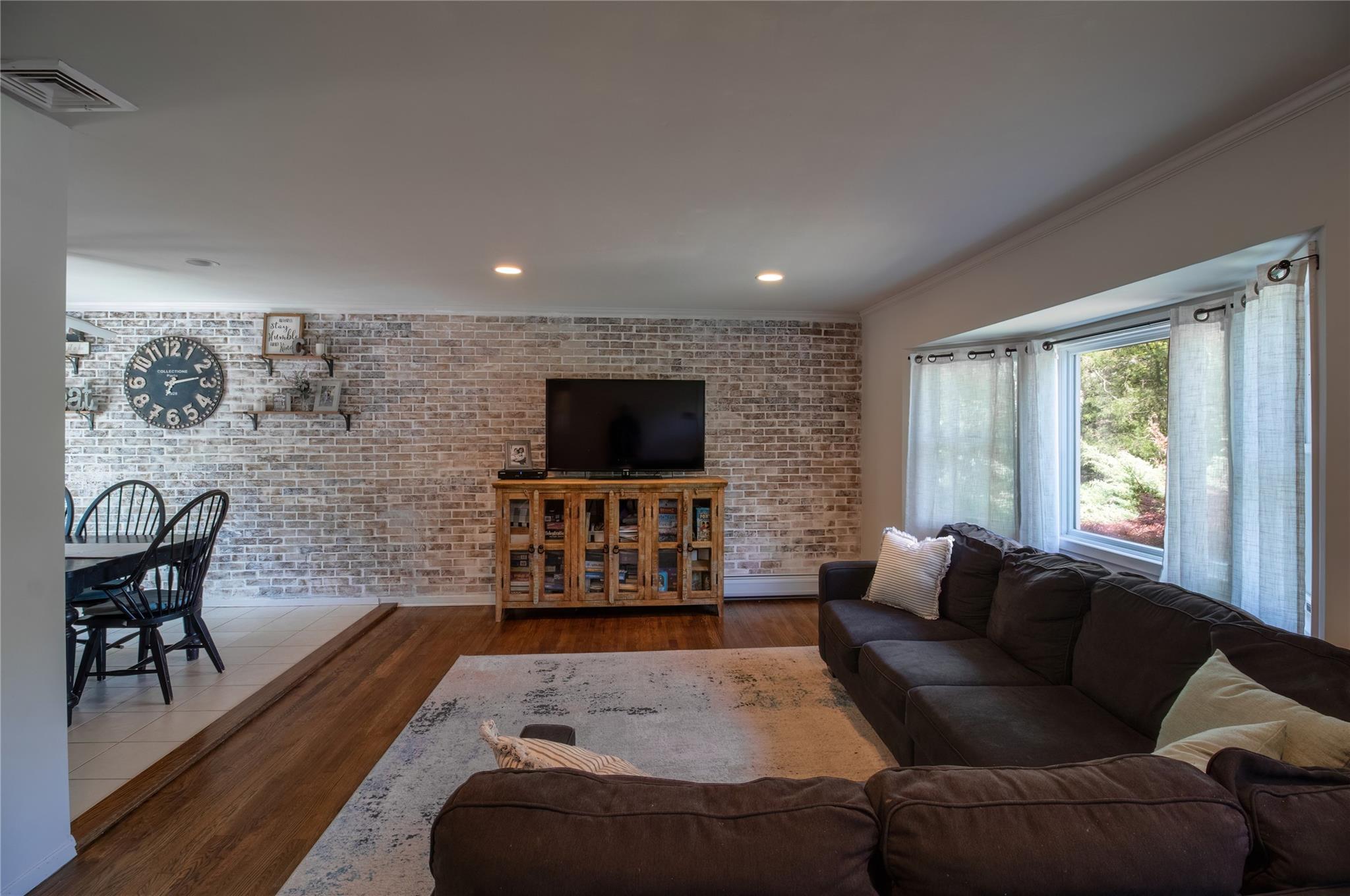 12 Sea Cliff Road, Sound Beach, New York image 9